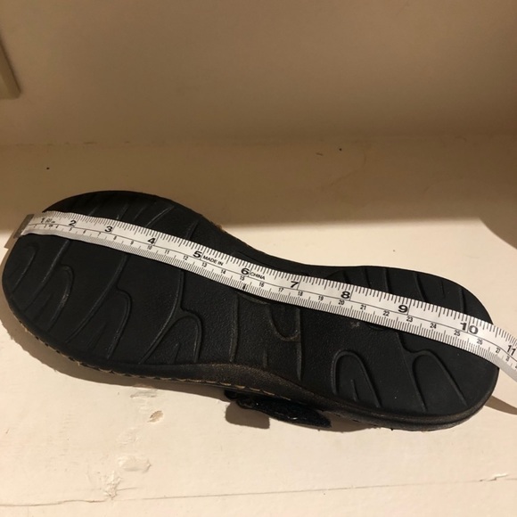 Mary Jane’s size 8 - Picture 8 of 9